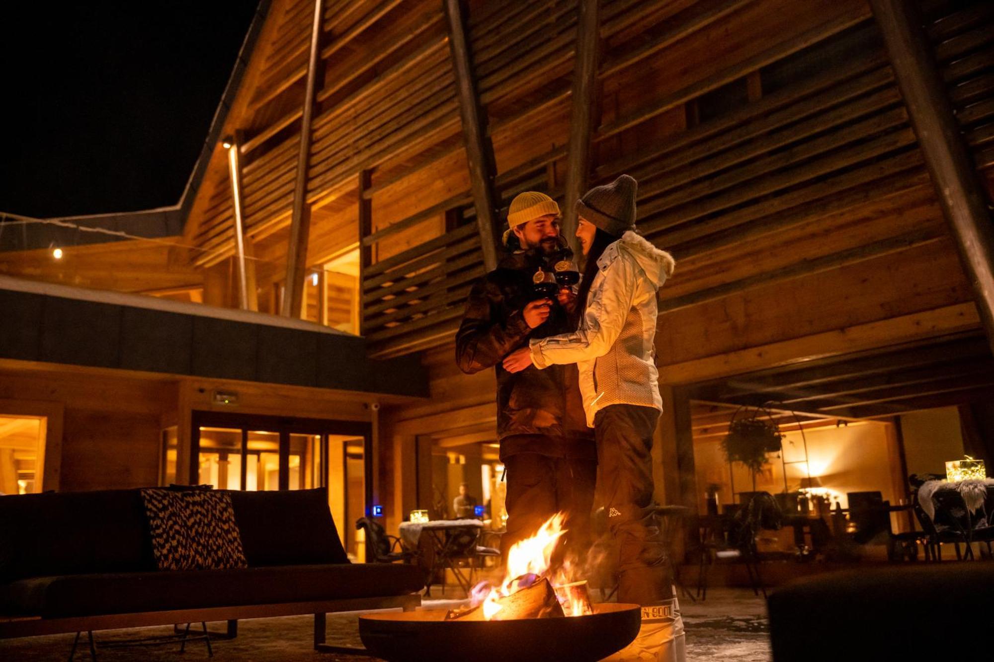 Au Charmant Petit Lac - Ecohotel Parc & Spa Champoluc Esterno foto