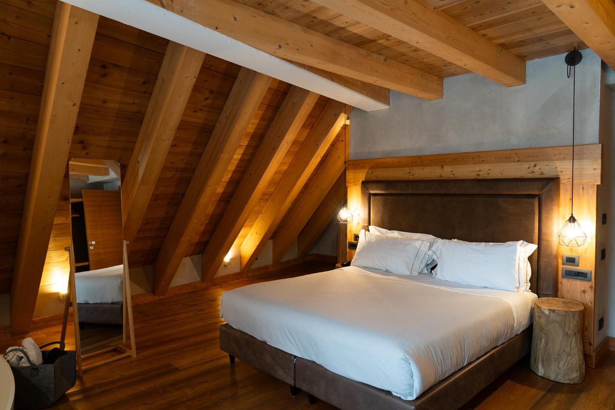 Au Charmant Petit Lac - Ecohotel Parc & Spa Champoluc Esterno foto