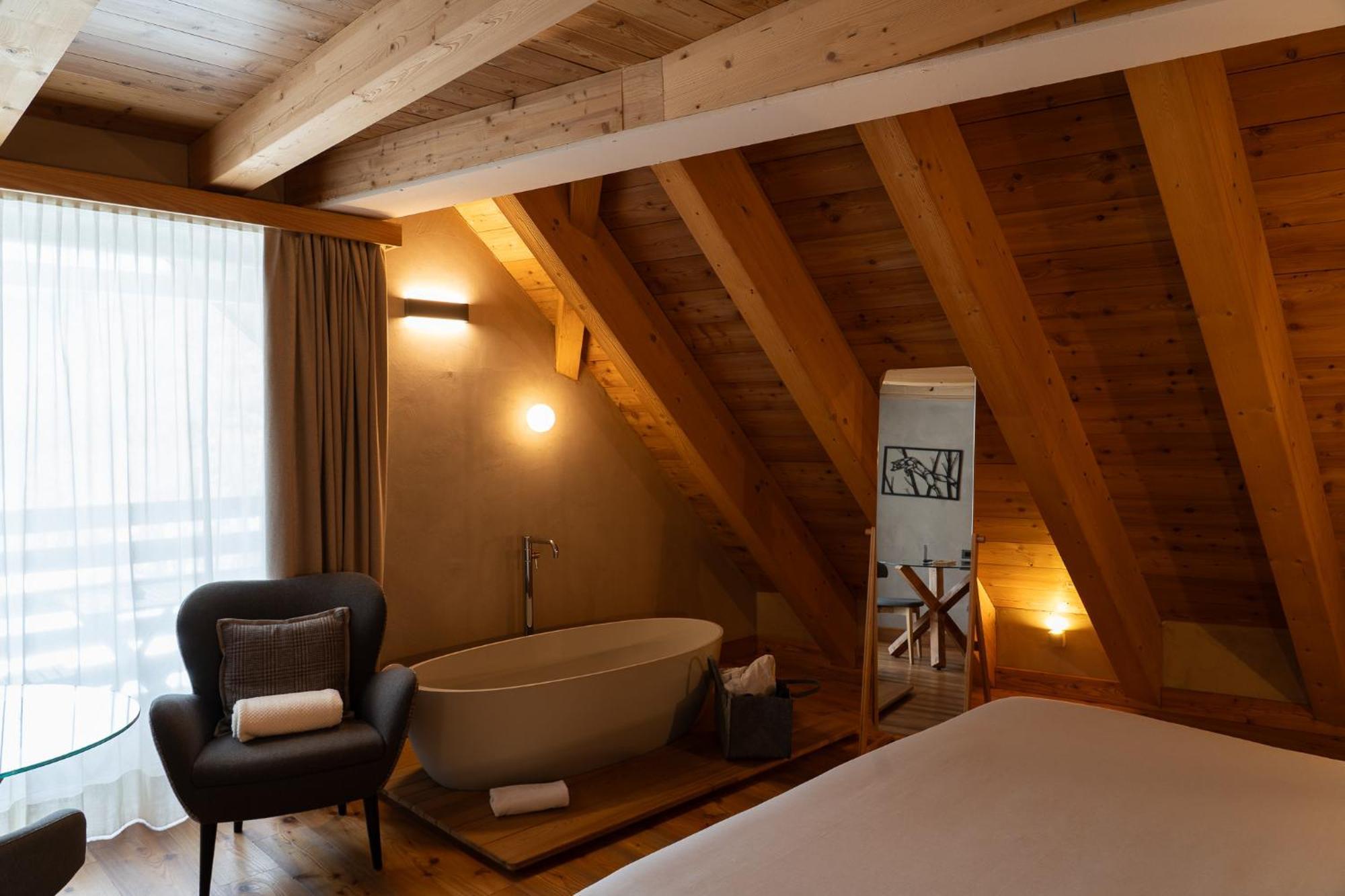 Au Charmant Petit Lac - Ecohotel Parc & Spa Champoluc Esterno foto